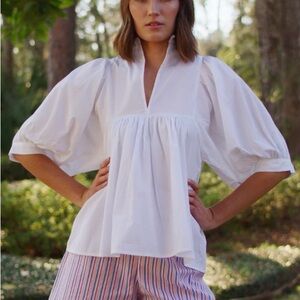 NEW NEVER A WALLFLOWER poplin high neck top in white